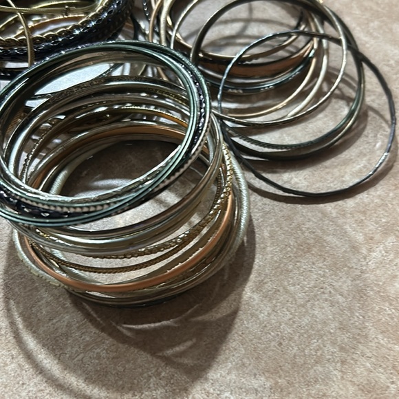 Bracelets - Picture 1 of 6
